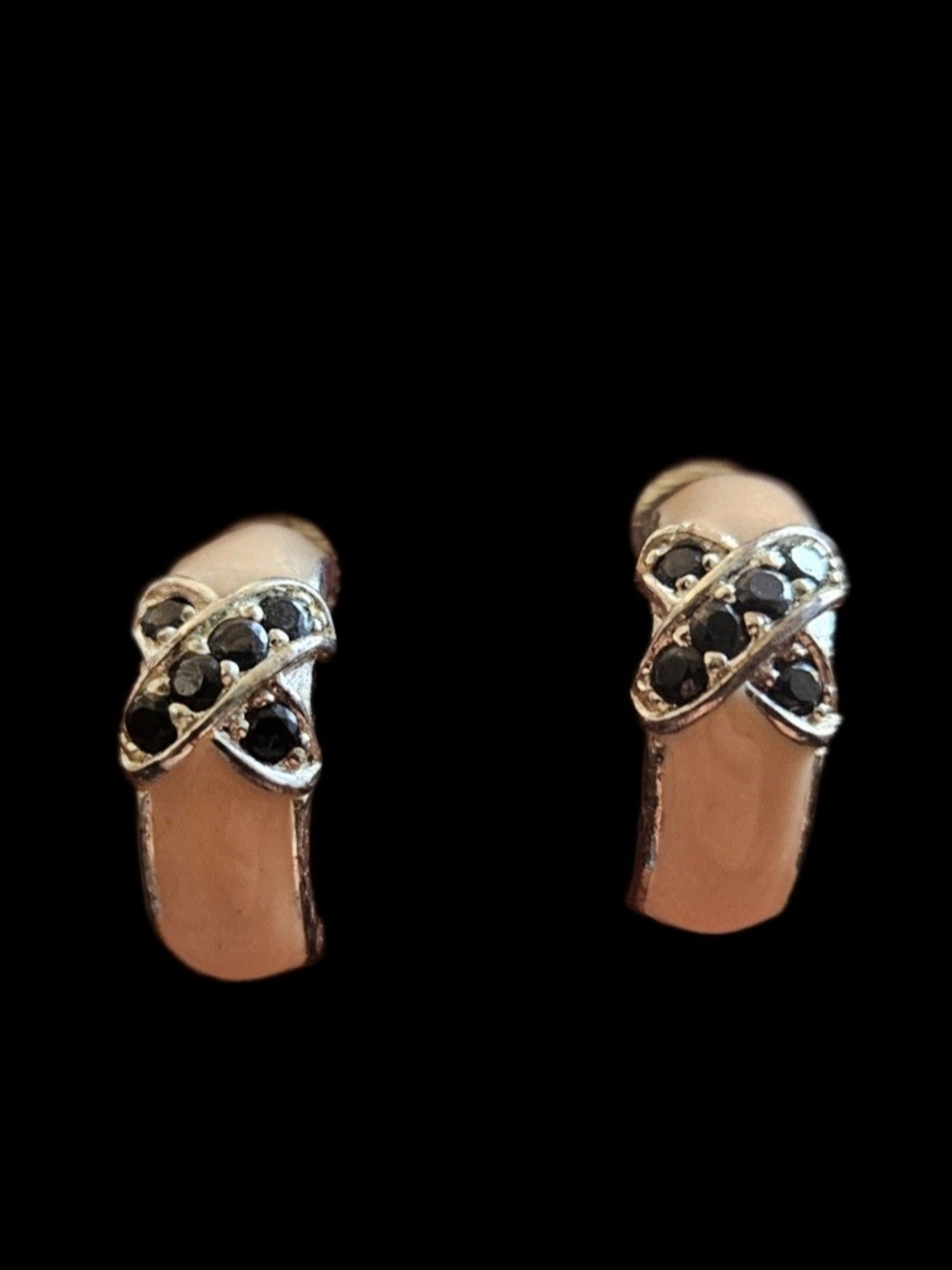 Vintage Look Peach Cream Enamel Stone Huggie Hoop Earrings Hinged Omega Back